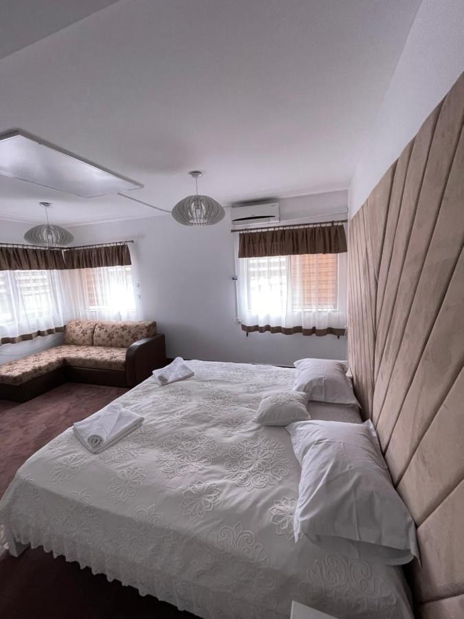Apartelim Mînăstirea Humorului 外观 照片